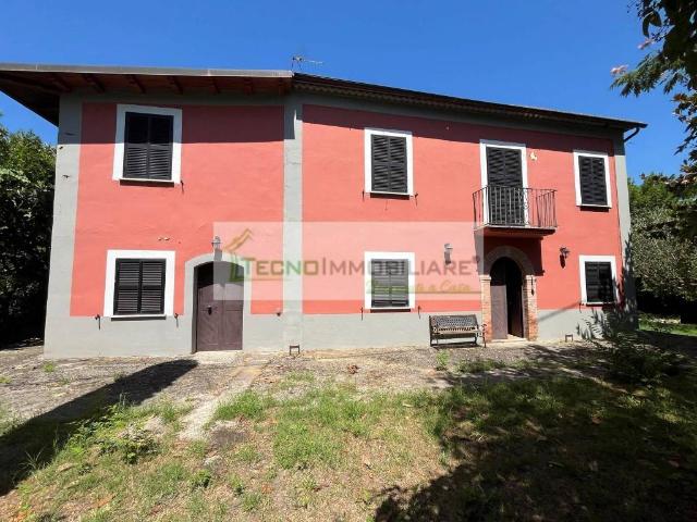 Villa Indipendente in vendita a Pico, Lazio