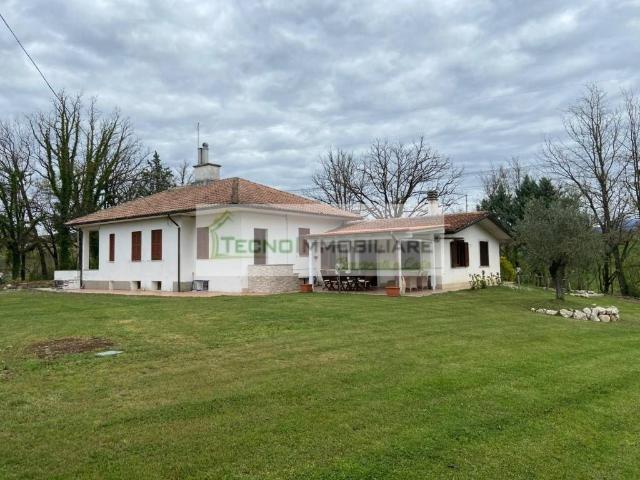Villa Indipendente in vendita a Pico, Lazio