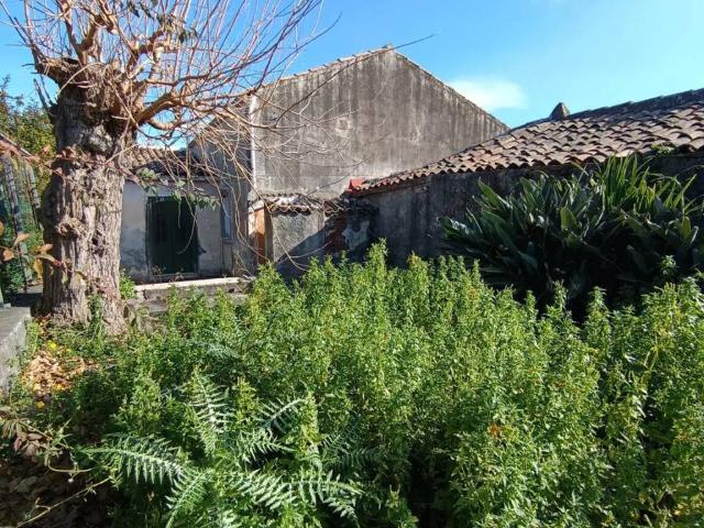 Villa Indipendente in vendita a Piedimonte Etneo, Sicilia