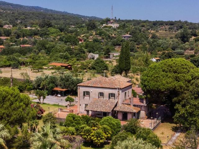 Villa Indipendente in vendita a Zappello di Campagna, Piedimonte Etneo