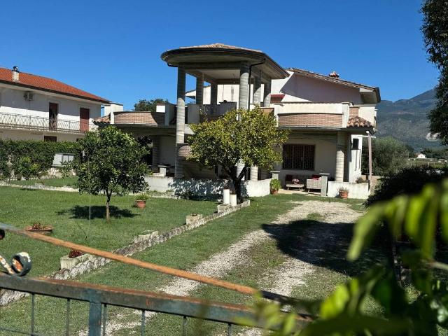 Villa Indipendente in vendita a Piedimonte San Germano, Lazio