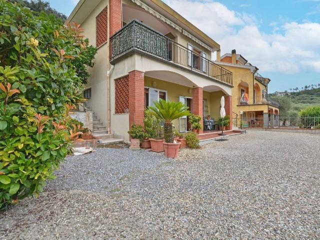 Villa Indipendente in vendita a Pietra Ligure, Liguria