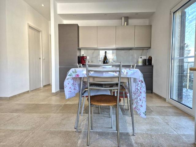 Villa Indipendente in vendita a Pietra Ligure, Liguria