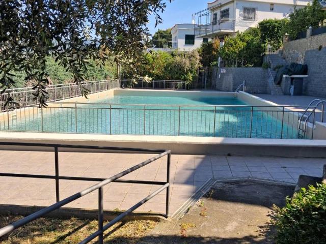 Villa Indipendente in vendita a Pietra Ligure, Liguria