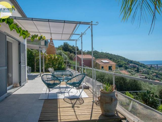 Villa Indipendente in vendita a Pietra Ligure, Liguria
