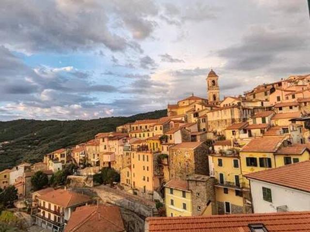 Villa Indipendente in vendita a Pietrabruna, Liguria