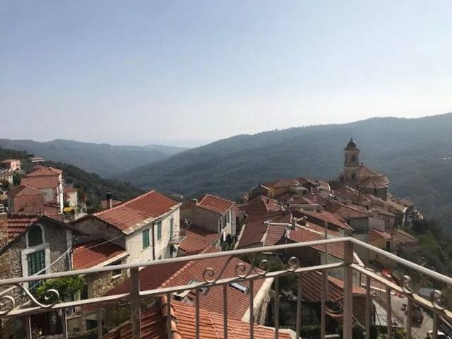 Villa Indipendente in vendita a Pietrabruna, Liguria