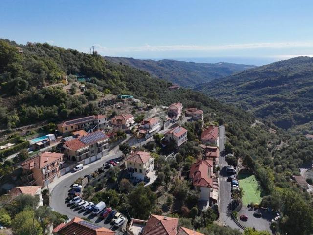 Villa Indipendente in vendita a Pietrabruna, Provincia di Imperia