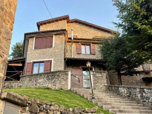 Villa Indipendente in vendita a Pietracamela, Abruzzo