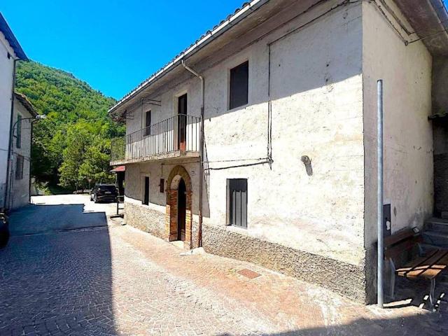 Villa Indipendente in vendita a Pietracamela, Abruzzo