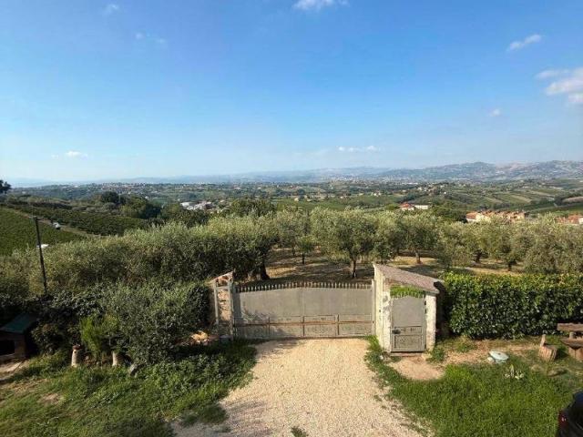 Villa Indipendente in vendita a Santa Elena Irpina, Pietradefusi