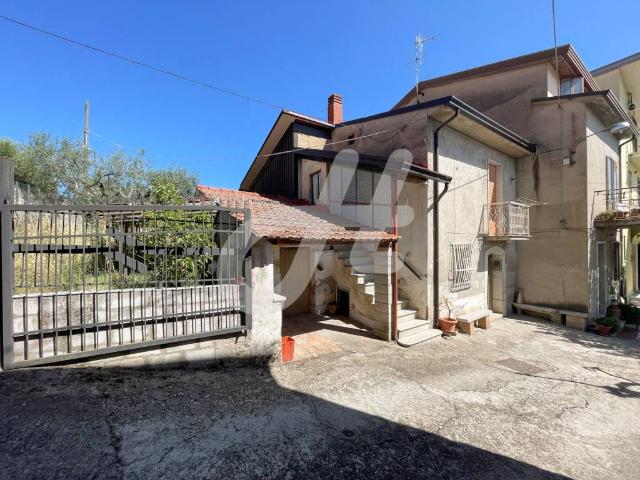 Villa Indipendente in vendita a Pietradefusi, Campania