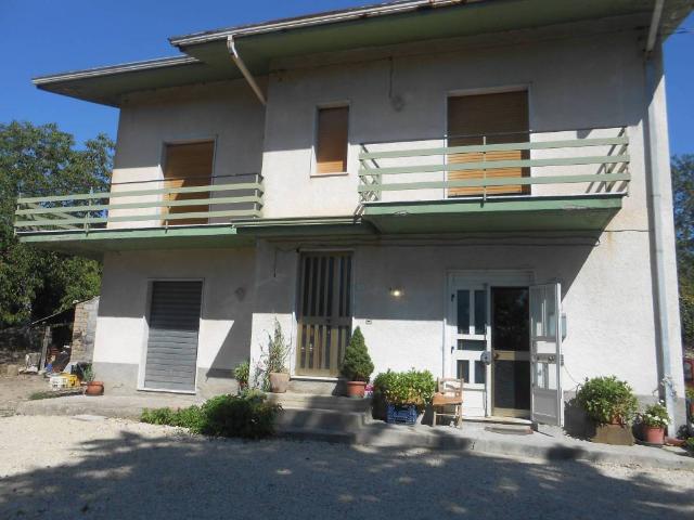Villa Indipendente in vendita a Pietradefusi, Campania