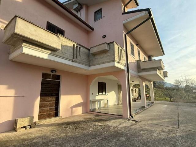 Villa Indipendente in vendita a Pietranico, Abruzzo
