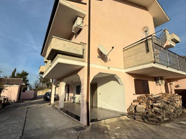 Villa Indipendente in vendita a Pietranico, Abruzzo