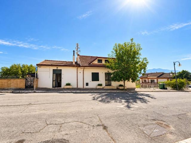 Villa Indipendente in vendita a Vasca, Pietranico