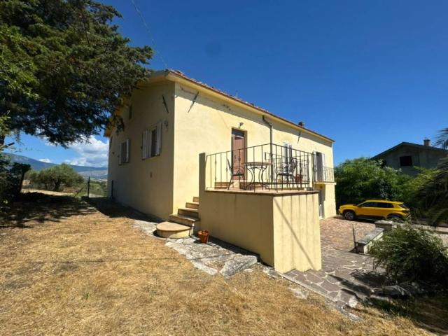 Villa Indipendente in vendita a Pietranico, Abruzzo