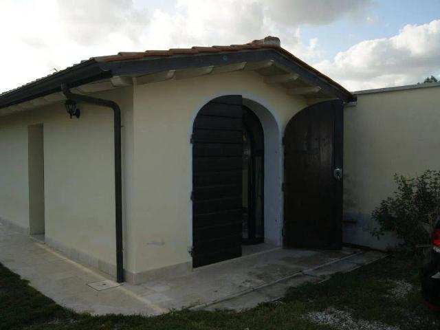 Villa Indipendente in vendita a Tonfano, Toscana