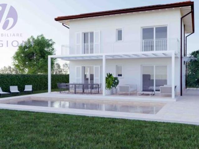 Villa Indipendente in vendita a Tonfano, Toscana