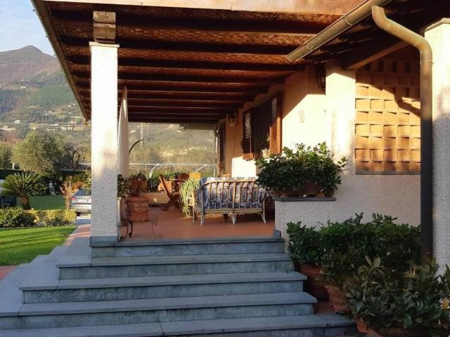 Villa Indipendente in vendita a Tonfano, Toscana
