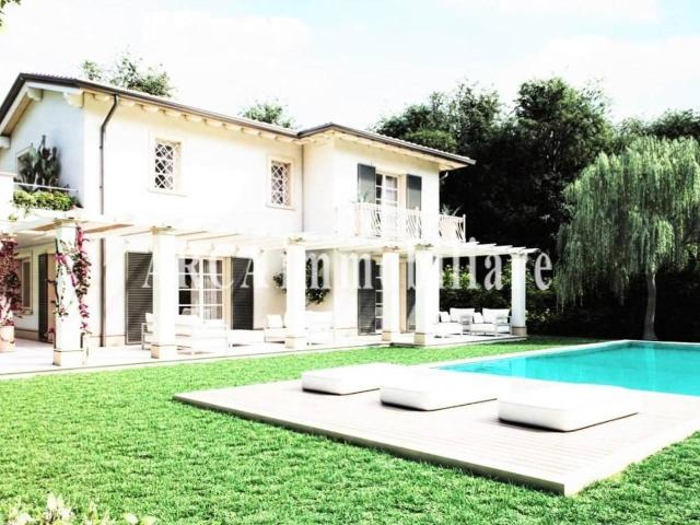 Villa Indipendente in vendita a Tonfano, Toscana