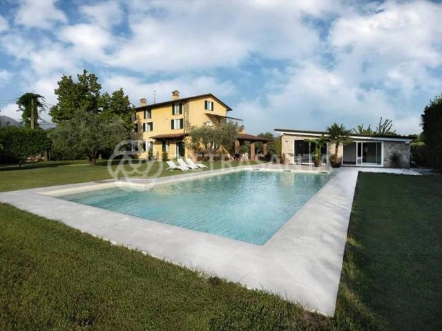 Villa Indipendente in vendita a Tonfano, Toscana