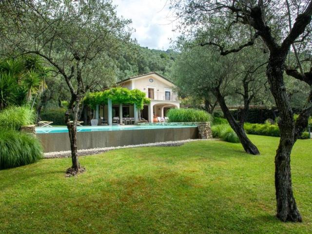 Villa Indipendente in vendita a Tonfano, Lucca