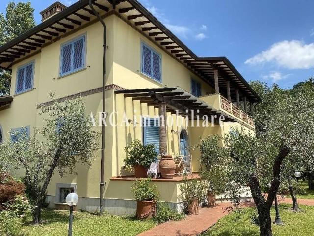 Villa Indipendente in vendita a Tonfano, Toscana