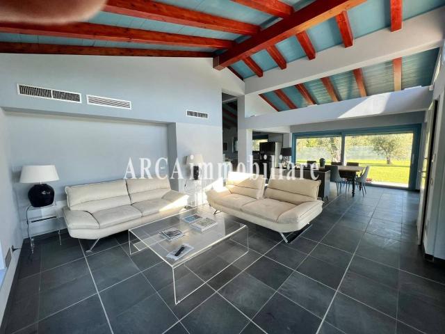 Villa Indipendente in vendita a Tonfano, Toscana