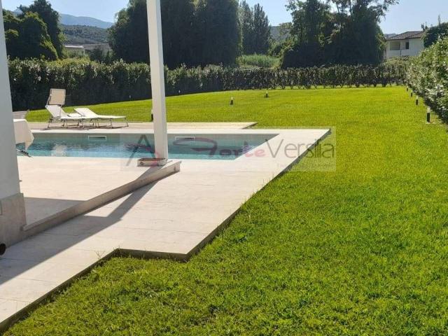 Villa Indipendente in vendita a Tonfano, Toscana
