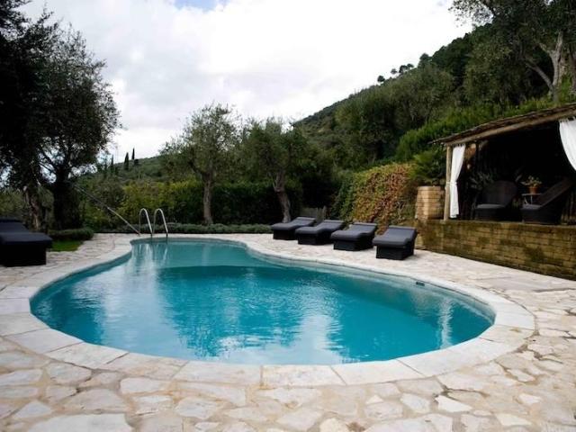 Villa Indipendente in vendita a Solaio, Tonfano