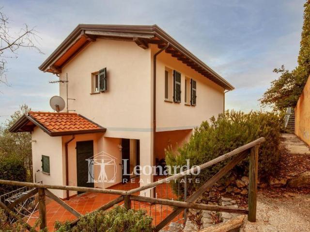 Villa Indipendente in vendita a Tonfano, Toscana