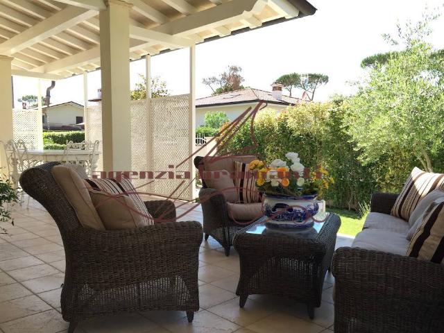 Villa Indipendente in vendita a Tonfano, Toscana
