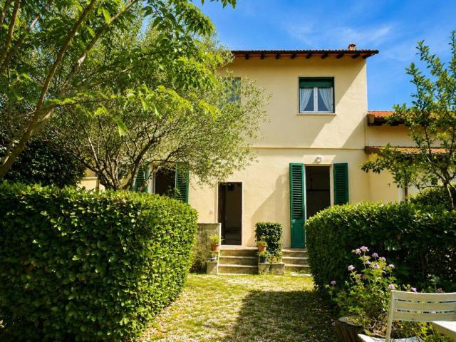 Villa Indipendente in vendita a Tonfano, Toscana