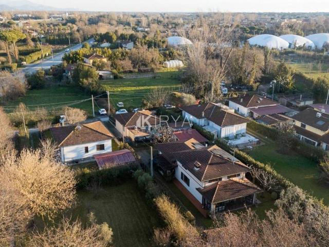 Villa Indipendente in vendita a Tonfano, Toscana