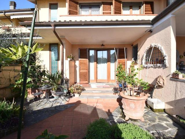 Villa Indipendente in vendita a Tonfano, Toscana