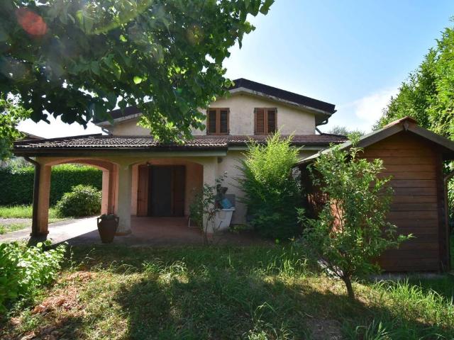 Villa Indipendente in vendita a Tonfano, Toscana