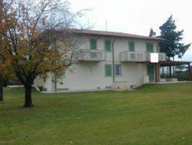 Villa Indipendente in vendita a Tonfano, Toscana