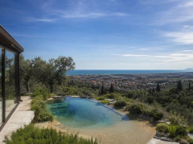 Villa Indipendente in vendita a Tonfano, Toscana