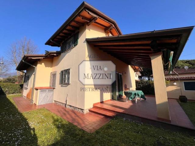 Villa Indipendente in vendita a Tonfano, Toscana