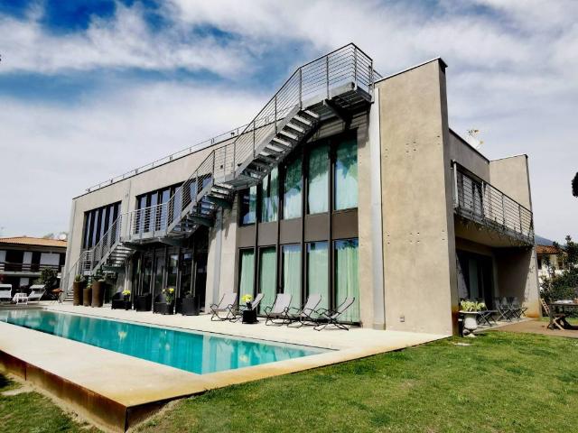 Villa Indipendente in vendita a Tonfano, Toscana