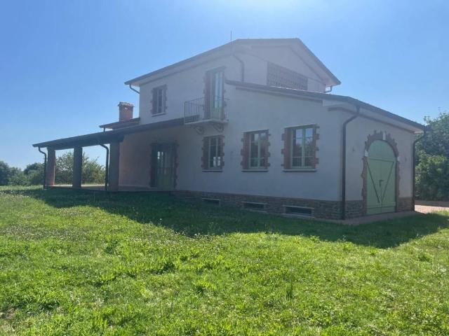 Villa Indipendente in vendita a Tonfano, Toscana