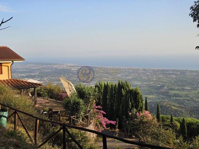 Villa Indipendente in vendita a Tonfano, Toscana