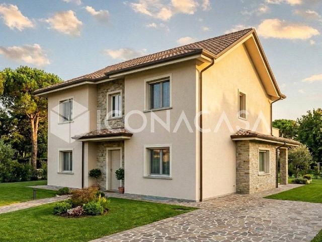 Villa Indipendente in vendita a Tonfano, Toscana