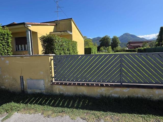 Villa Indipendente in vendita a Tonfano, Toscana