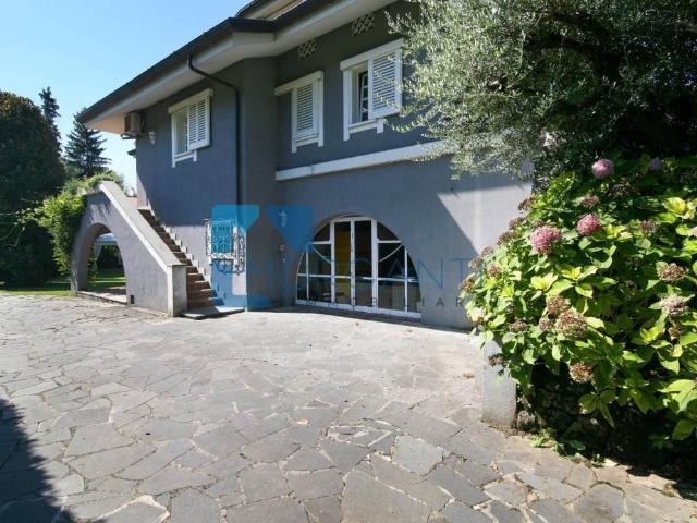 Villa Indipendente in vendita a Tonfano, Toscana