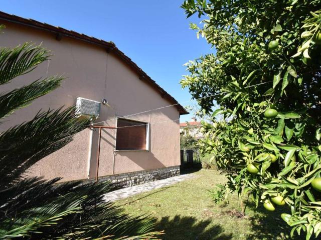 Villa Indipendente in vendita a Tonfano, Toscana