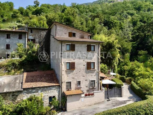Villa Indipendente in vendita a Castello, Tonfano