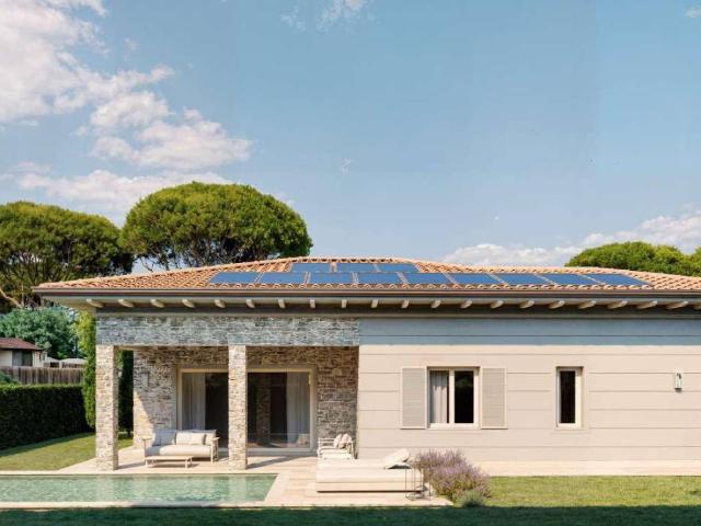 Villa Indipendente in vendita a Tonfano, Toscana