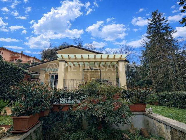 Villa Indipendente in vendita a Tonfano, Toscana